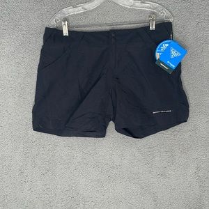 Columbia black women’s Omni-Wick performance fishing gear shorts size medium